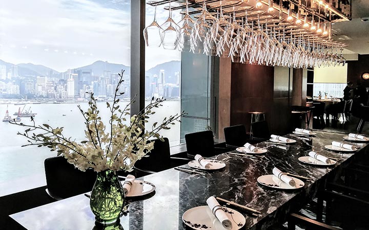 THE WINE ROOM