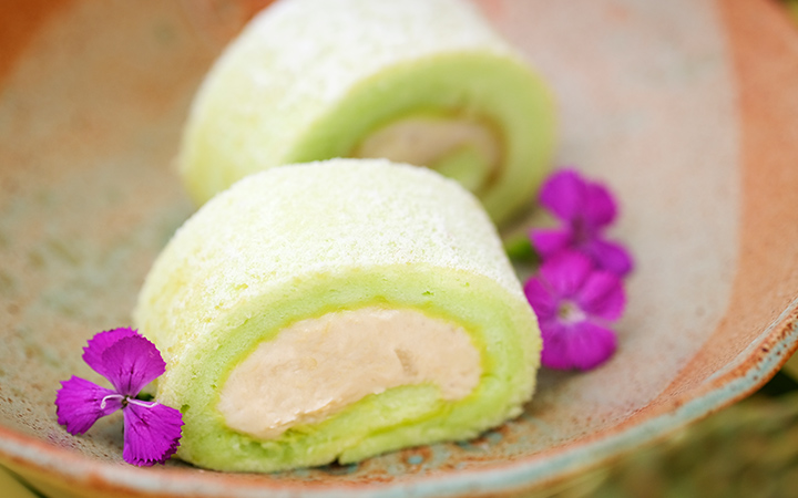 Pandan Durian Roulade Cake
