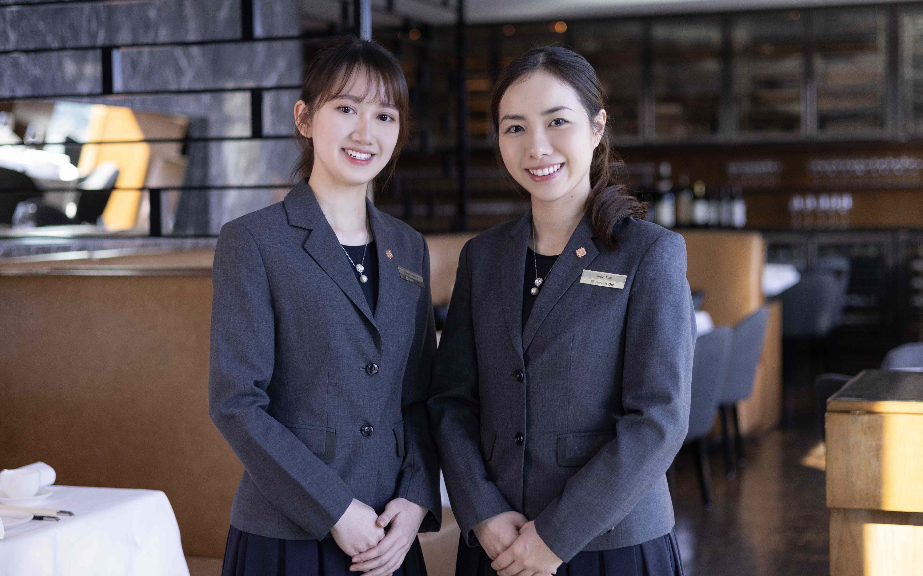 Senior Waiter / Waitress (Above & Beyond)