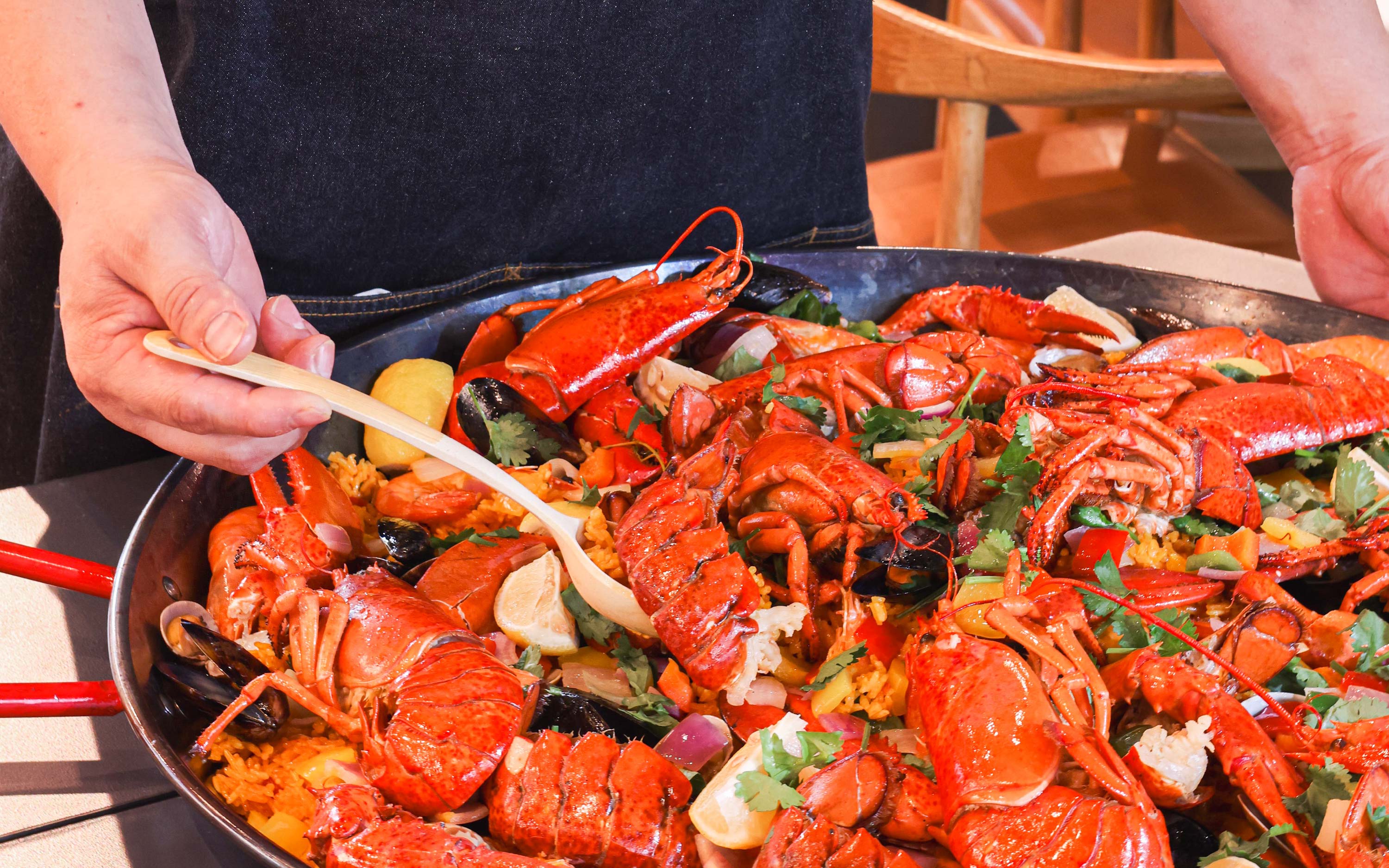 Alaskan Crabtastic Lobster Buffet